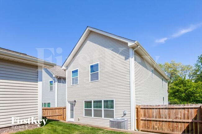Building Photo - 8120 Dumphries Dr