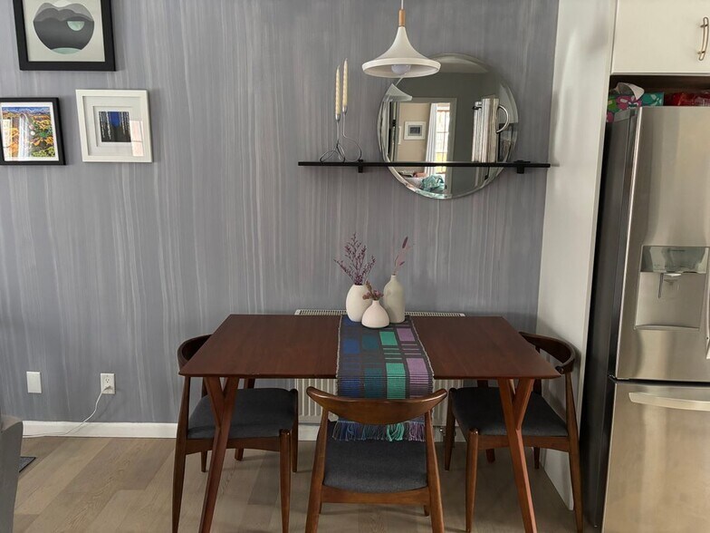 Building Photo - 413 Cam De La Placita