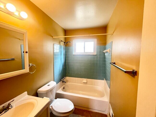 Building Photo - 4144 Norbert Ave