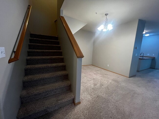 Building Photo - DuPont, end unit, 3 bedroom, 2.5 bath Townhome