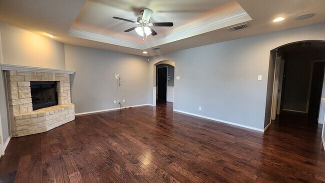 Building Photo - 4 bedroom 2 bath Paulann home AVAILABLE SOON!