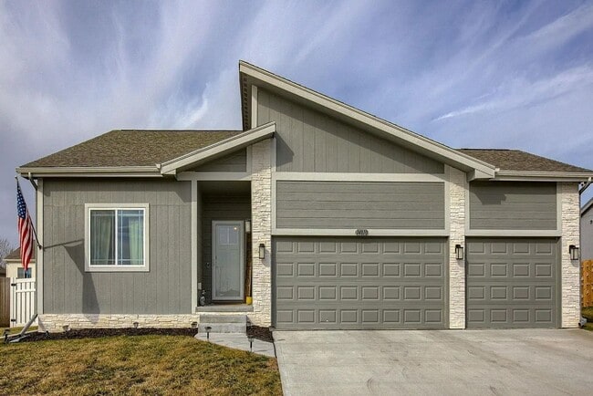 Building Photo - Hyda Hills Ranch For Rent Near Offutt AFB