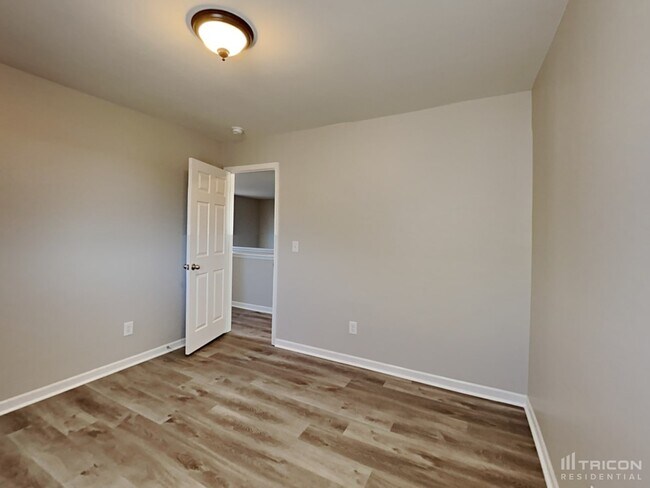 Building Photo - 2644 Jordan Ridge Dr