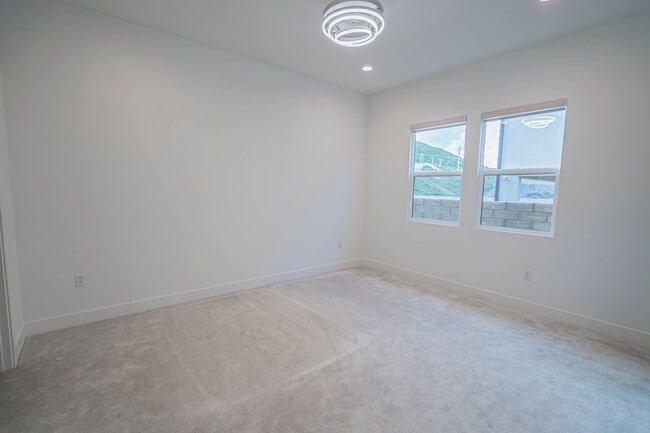 Building Photo - Luxury Smart Home with Green Belt Views in Tesoro Highlands!