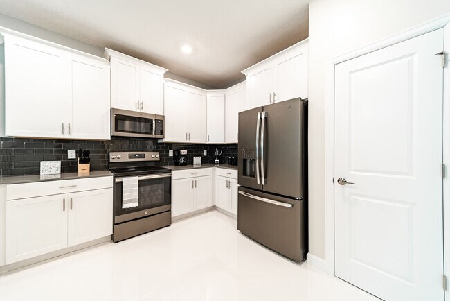 Building Photo - 2869 Bookmark Dr