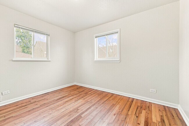 Building Photo - 751 N Raleigh St
