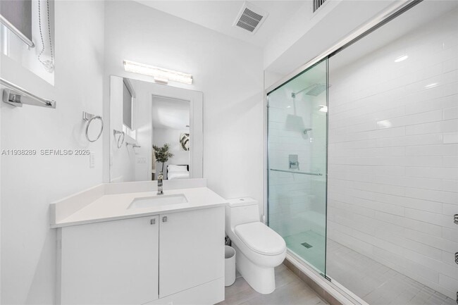 Building Photo - 817 NE 17th Way