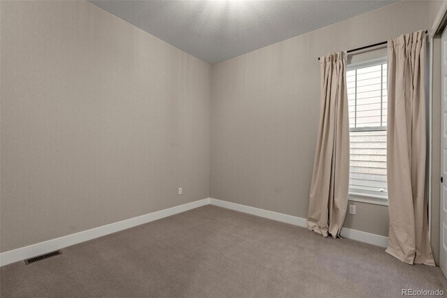 Building Photo - 16349 Bassett Ml Wy