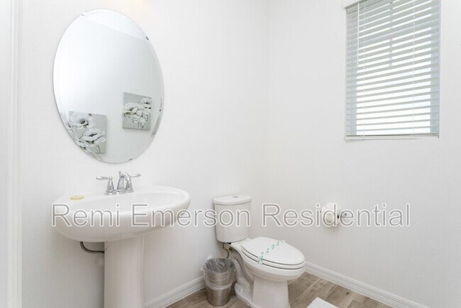 Building Photo - 640 Benoi Dr