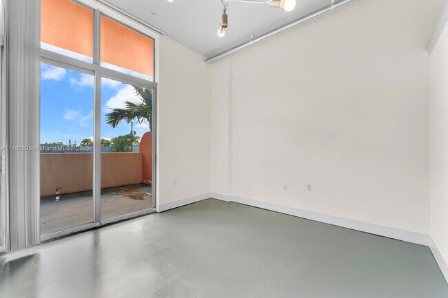 Building Photo - 2100 Van Buren St