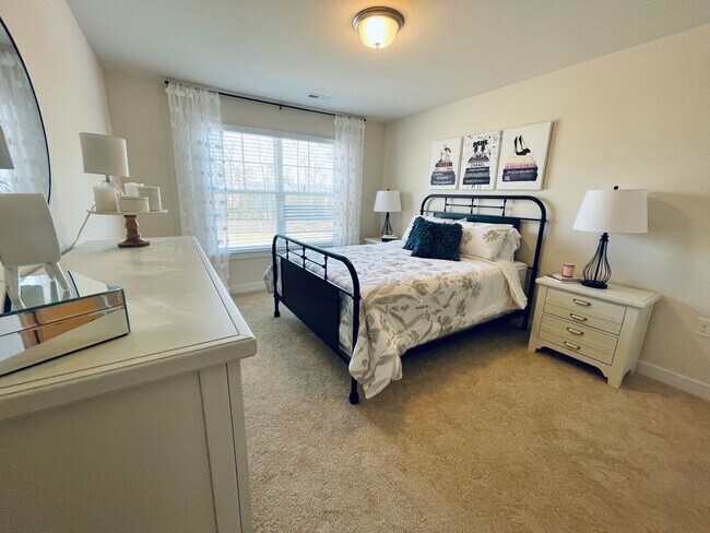 Building Photo - Cardinal | 4 Bed 2.5 Bath | Garage | 1895 sf | $2959-$3255 | 8, 9, 10, 12, 14, and 15 month lease...