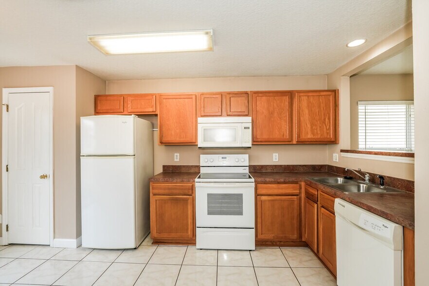 Building Photo - 32121 Northridge Dr