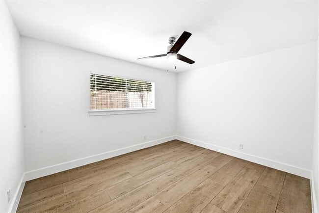 Building Photo - 6202 Laurel Valley Dr