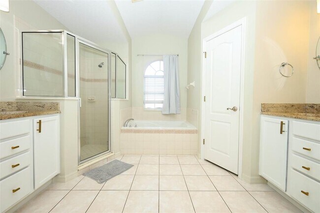 Building Photo - 200 Patrice Hope St