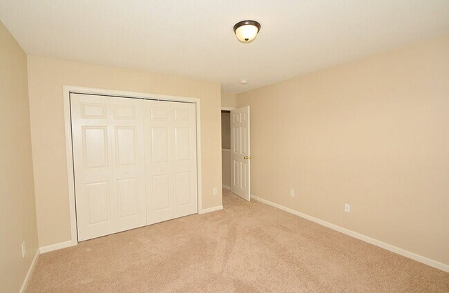 Building Photo - 7317 Kimble Dr