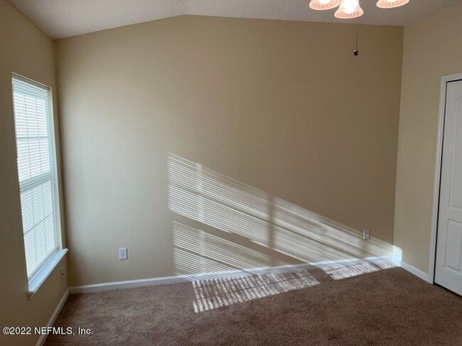 Building Photo - Beautiful Townhome in Biscayne Bay!
