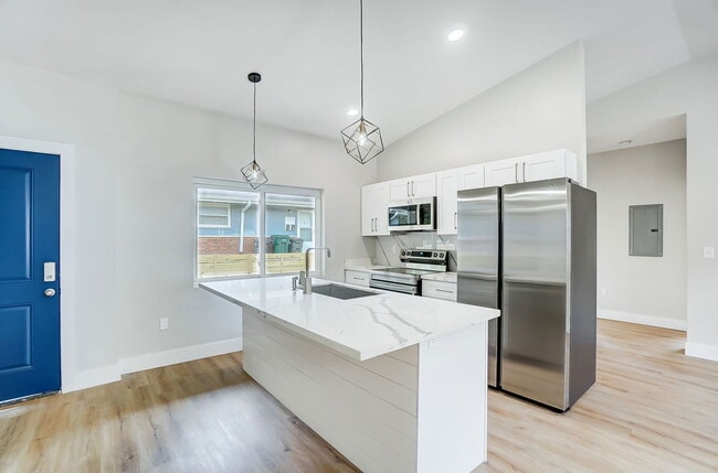 Building Photo - 3719 Kirkup Ave