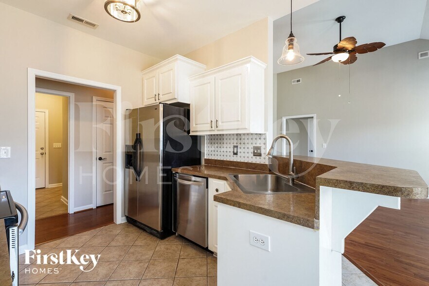 Building Photo - 7685 Eagle Lake Rd