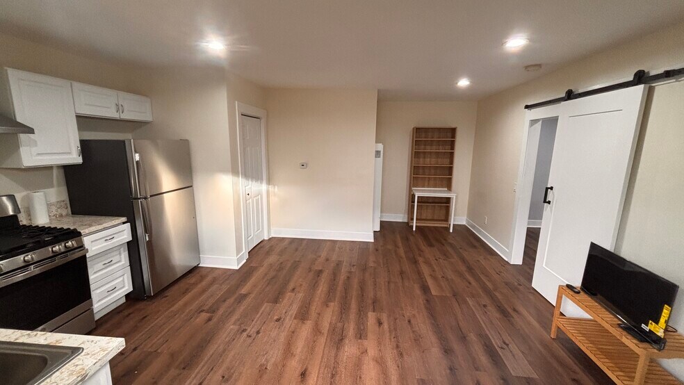 Building Photo - 7530 S Hobart Blvd