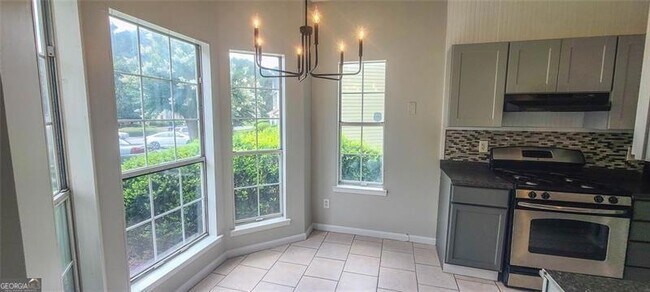 Building Photo - 2120 Fairways Ct