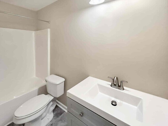 Building Photo - 6090 Farmwood Way SE