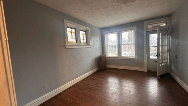 Building Photo - 5042-5044-5044 Pernod Ave