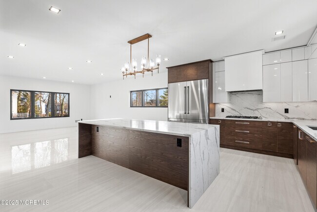 Building Photo - 459 Harnell Ave