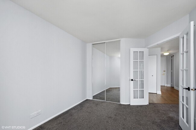 Building Photo - 345 W Fullerton Pkwy