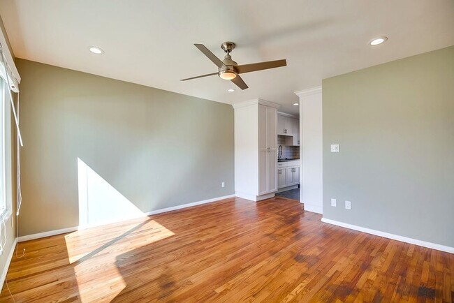 Interior Photo - Alabama &amp; Meade
