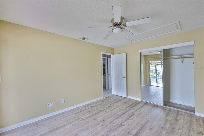 Building Photo - 1045 Apollo Beach Blvd