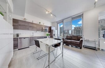 Building Photo - 151 SE 1st St