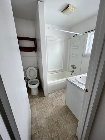 Building Photo - 4404 Forrest Rd