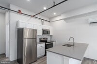 Building Photo - 224 Hall St