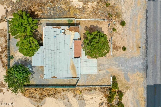 Building Photo - 5610 N Linda St