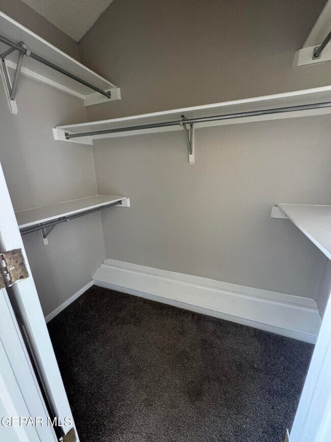 Building Photo - 1801 Garden Gate Way