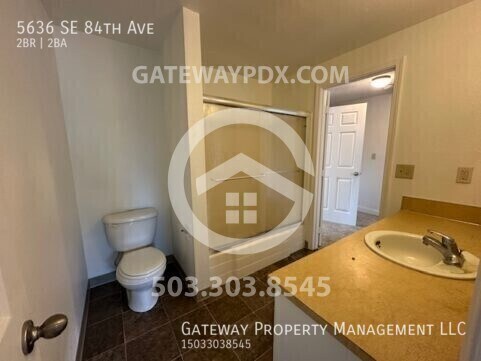 Building Photo - 5636 SE 84th Ave