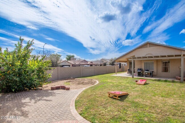 Building Photo - 16019 W Linden St