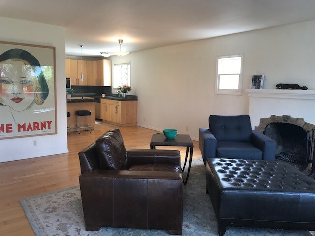 Building Photo - 447 Scenic Dr