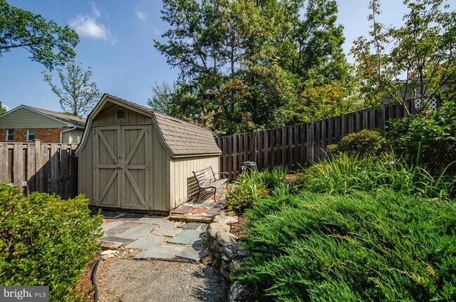 Building Photo - 628 Tazewell Rd NW