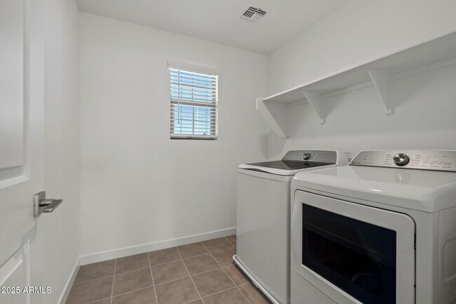 Building Photo - 3023 W Bent Tree Dr