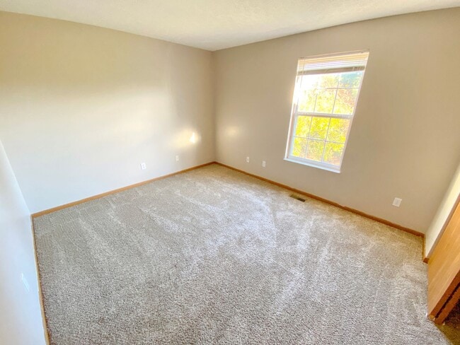 Building Photo - Beautiful Bethel Commons Condo For Rent In Dublin Schools