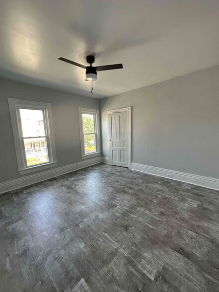 Building Photo - 307 Loucks Ave