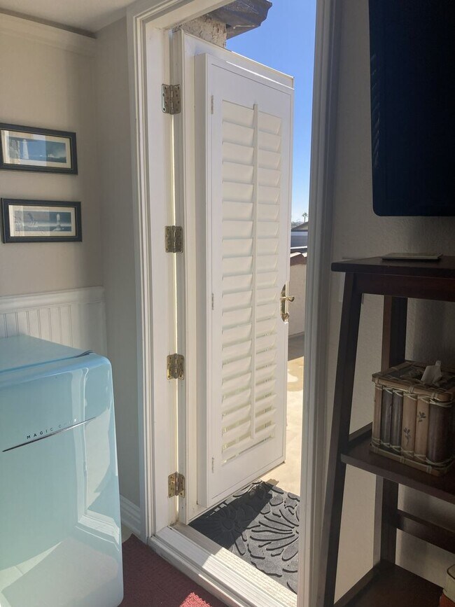 Building Photo - Relaxing Condo just steps away from the be...