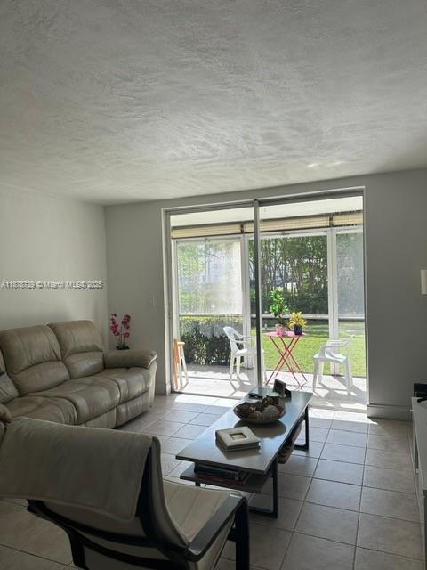 Building Photo - 2930 Point E Dr