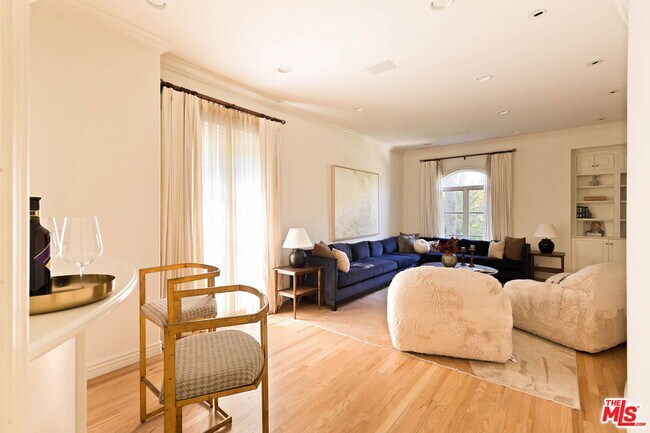 Building Photo - 166 N McCadden Pl