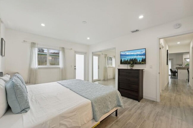 Building Photo - 3133 Albatross Rd