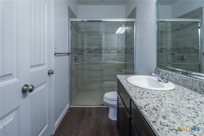 Building Photo - 5005 Rose Gdn Lp