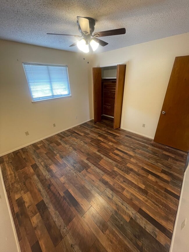 Building Photo - Charming 4 Bedroom/2 Bathroom House Near NMSU