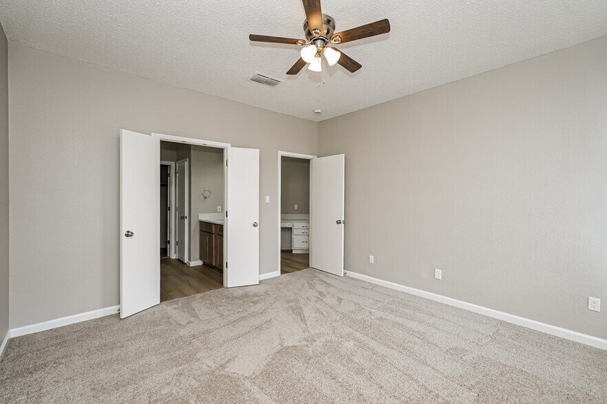 Building Photo - 6332 Downeast Dr