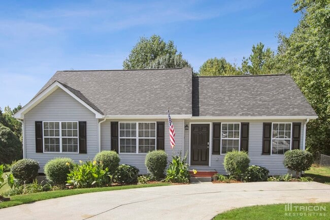 Primary Photo - 2300 Saluda Dr